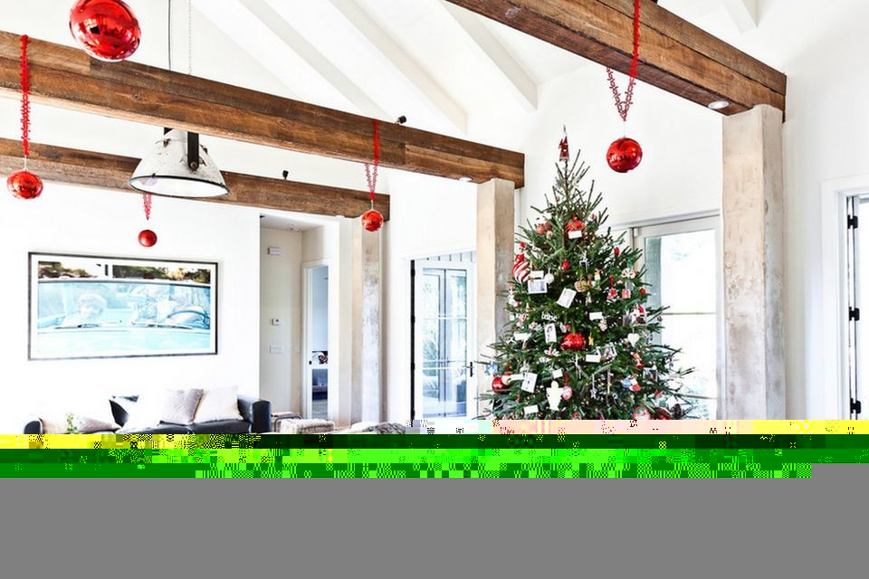 fotosolution-16-Handmade-Christmas-White-Modern-House-For-Decorating-Ideas-15