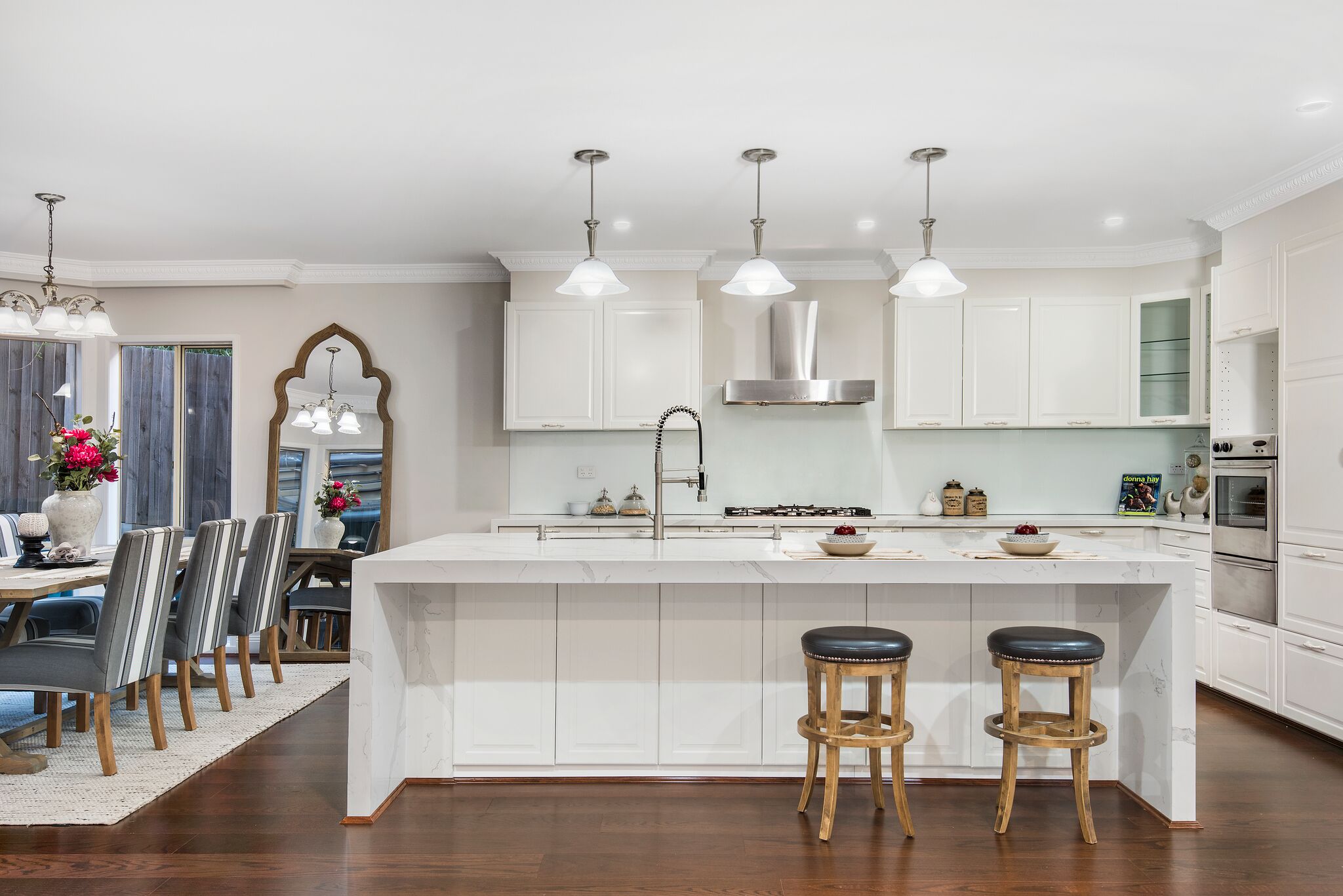 6 Great Kitchen Staging Ideas To Impress Buyer